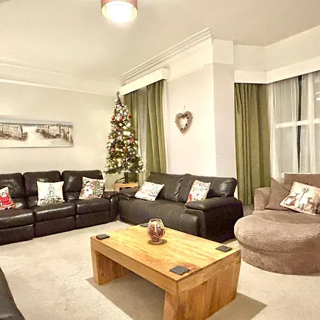 Tidesreach Filey, Sleeps 13, Close To *