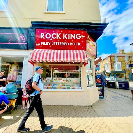 Tidesreach Filey, Sleeps 13, Close To